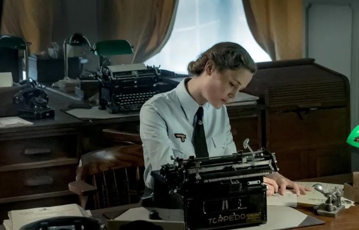 Vicky Krieps in “Das Boot,”