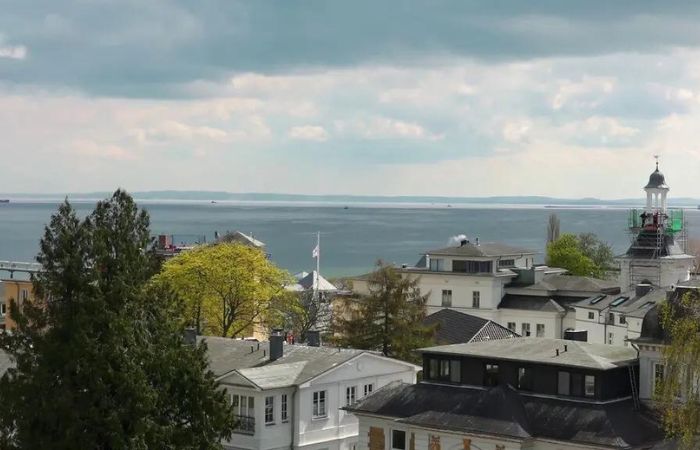Clear View of the Sea