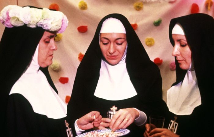 Dark Habits (1983)